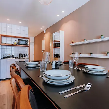 Earth Tones Beachside Apartment Larnaca
